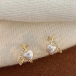 Stylish Minimalist Pearl Heart Earrings
